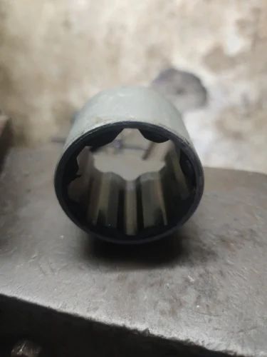 Metal bush